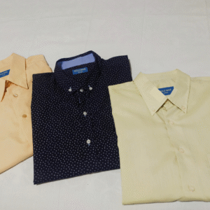 Camisa con botones con cuello de pico